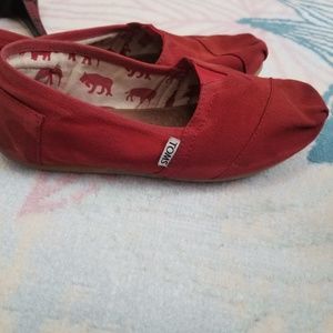 Toms